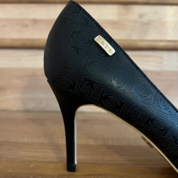 NWT - Bebe Heels - Picture 12 of 16